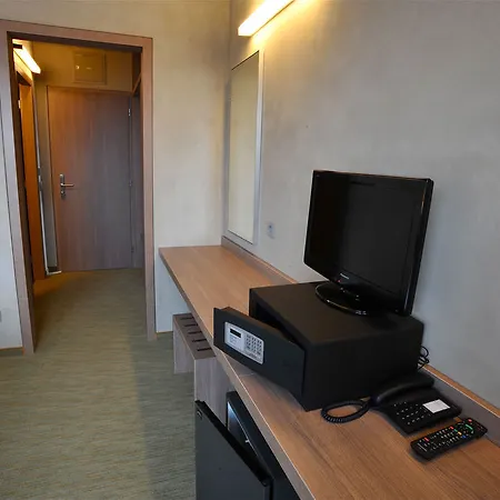 Hotell Pivotel Mmx 3*